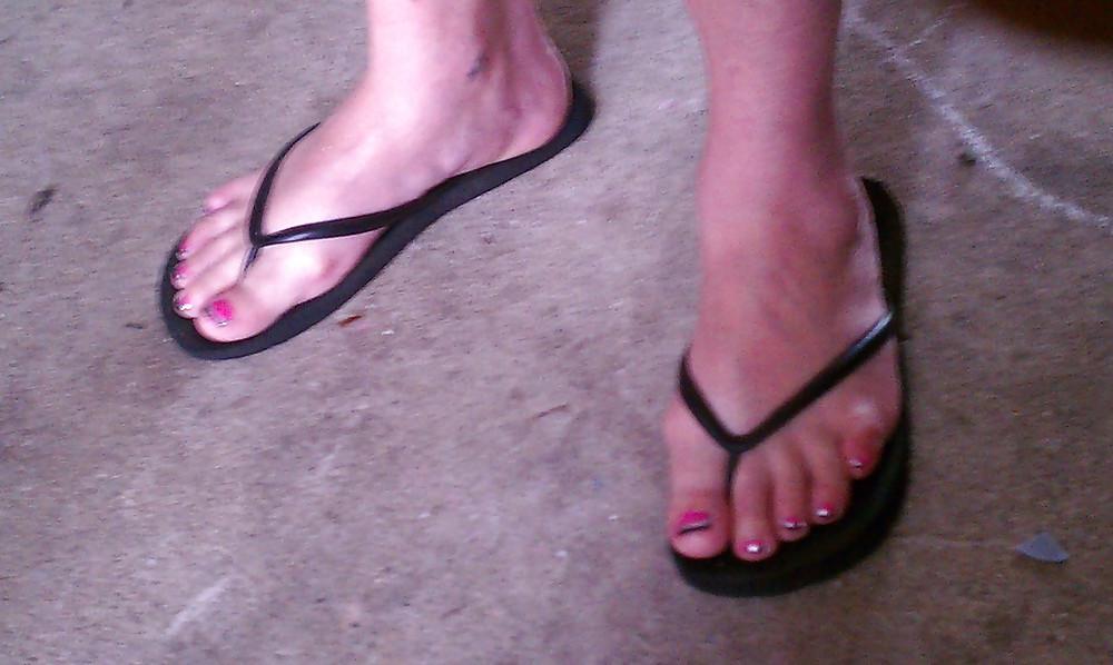 6P Spy cam feet