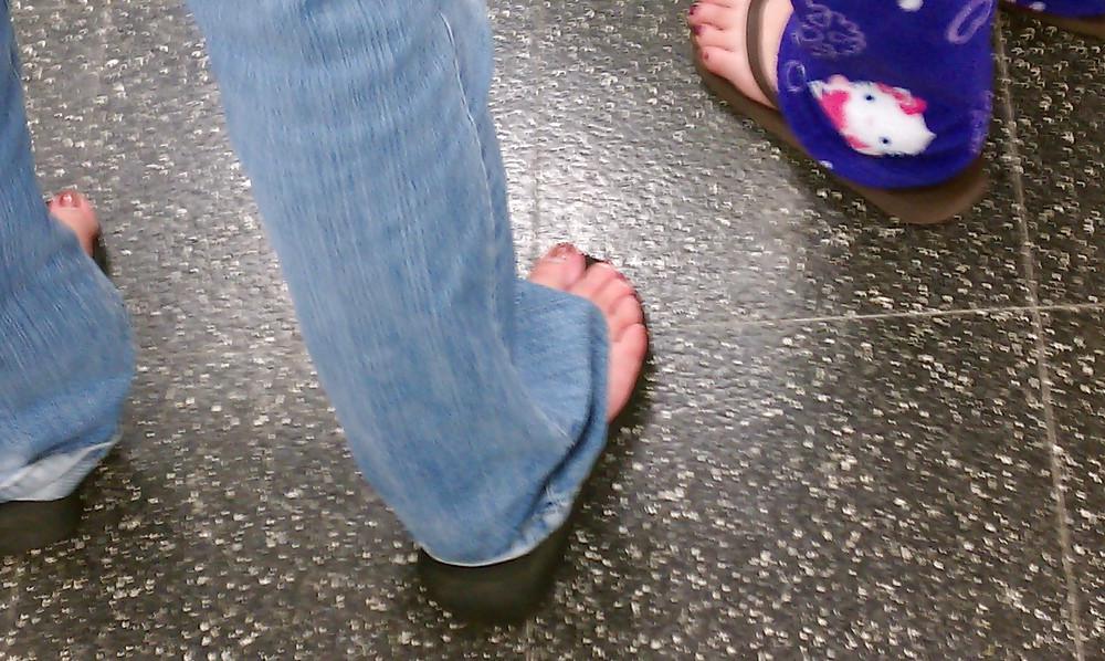 6P Spy cam feet