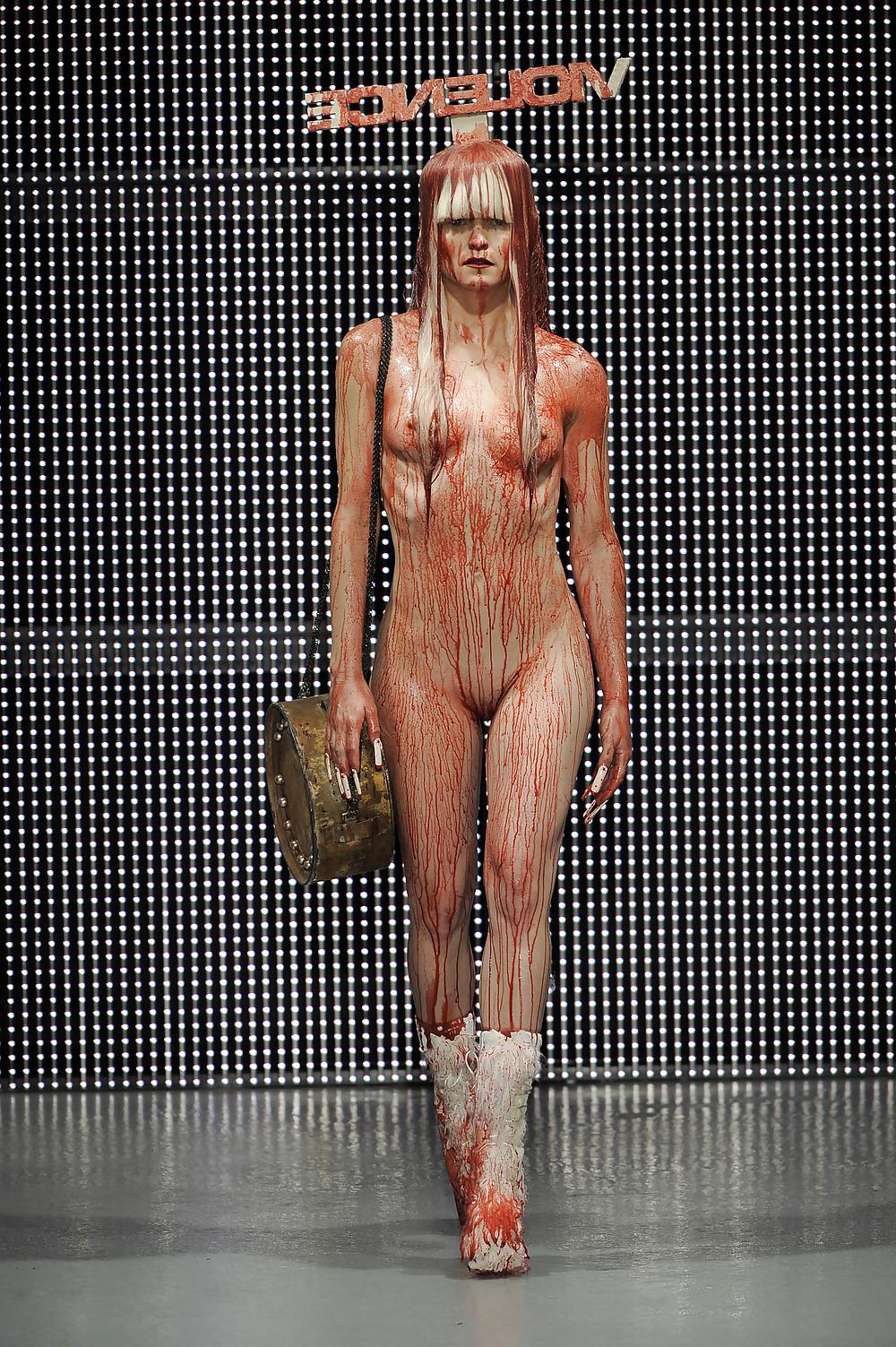 25P Backstage at a Fashionshow