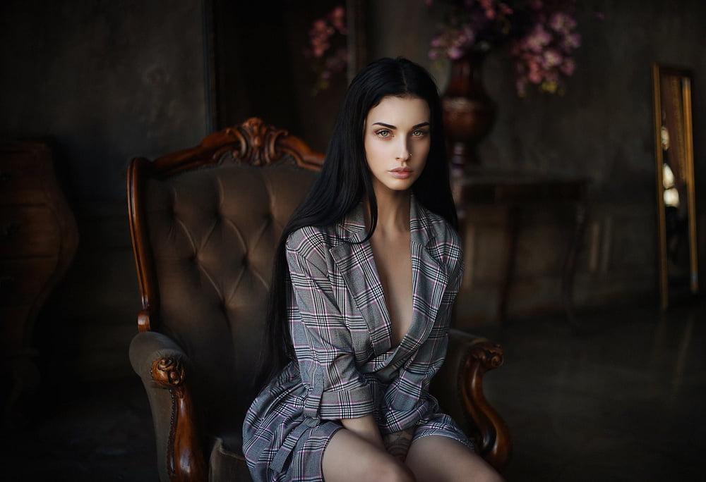 25P Deliciously Erotic Russian Beauties-7