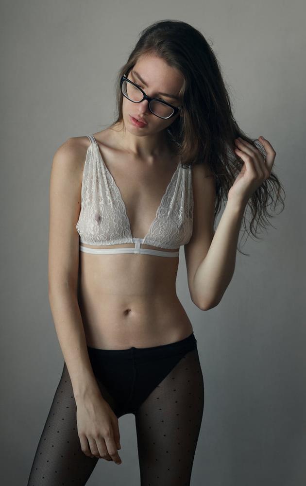 25P Deliciously Erotic White Goddesses-6