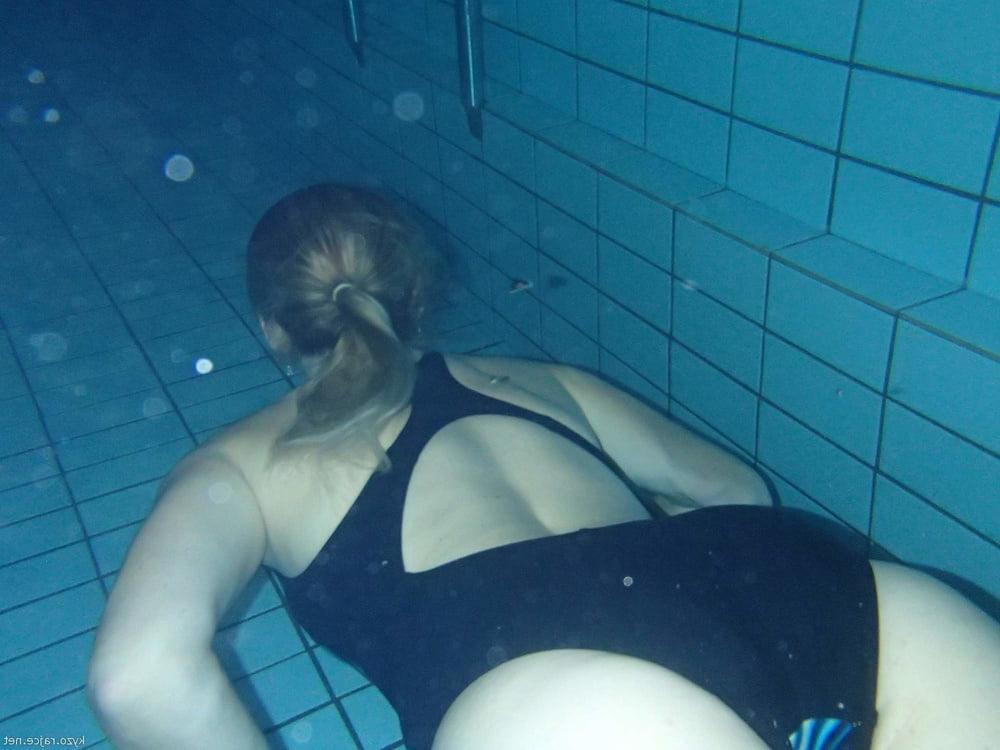 25P Spy sluts on beach-1