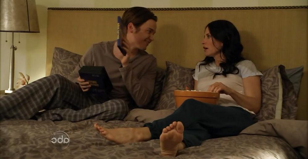 25P Courteney Cox Foot Pics