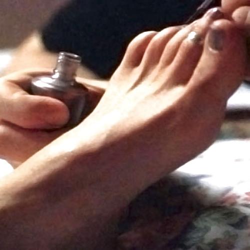 25P Courteney Cox Foot Pics