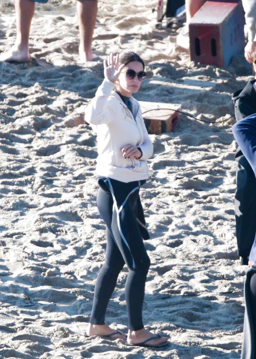 25P Courteney Cox Foot Pics