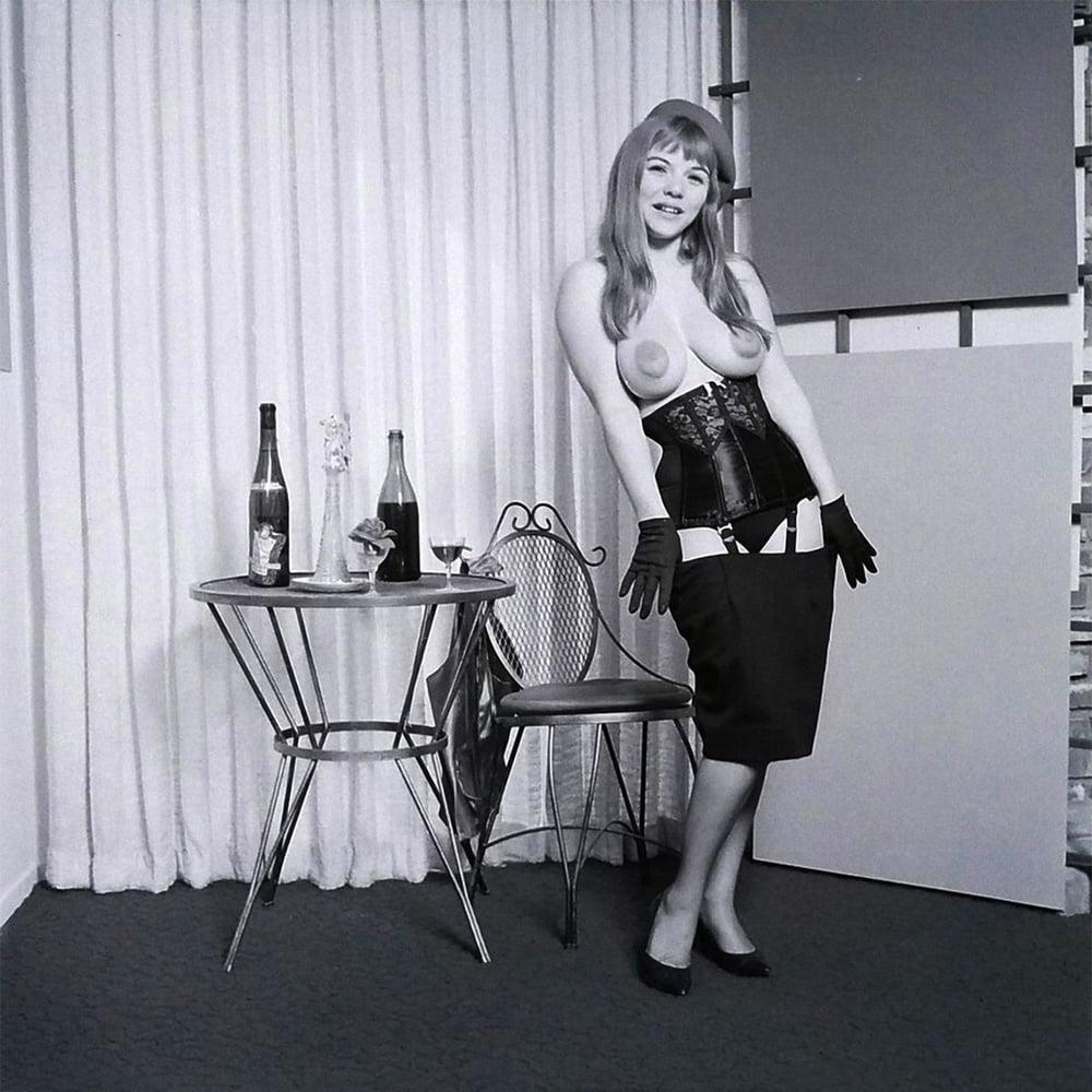 13P Janas Erotic Vintagehouse 245