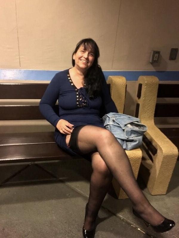 25P MATURE SLUTS WEAR STOCKINGS 17