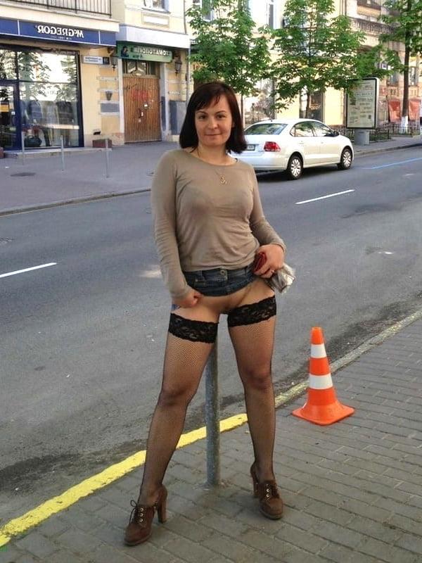 25P MATURE SLUTS WEAR STOCKINGS 17