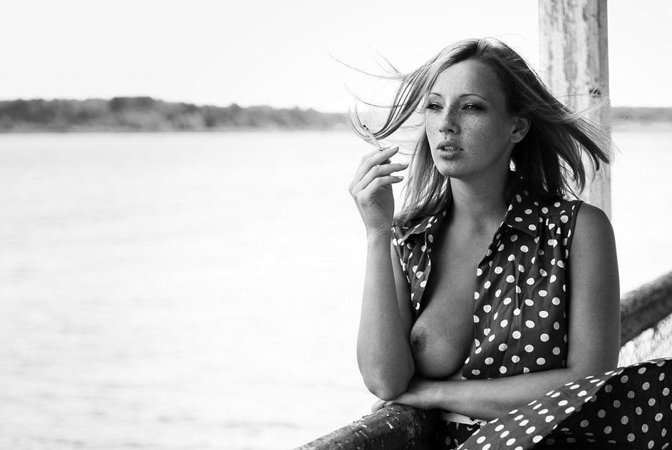 25P Deliciously Erotic White Women-7