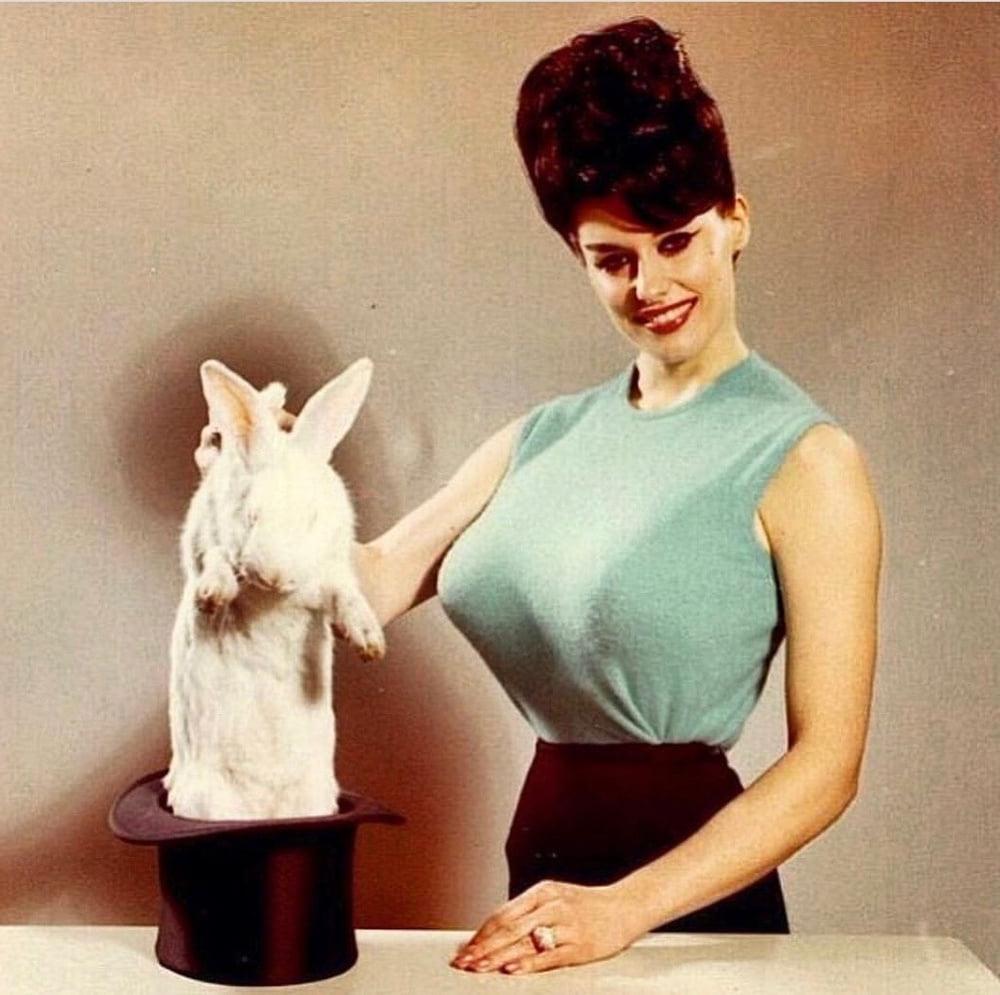 13P Janas Erotic Vintagehouse 240