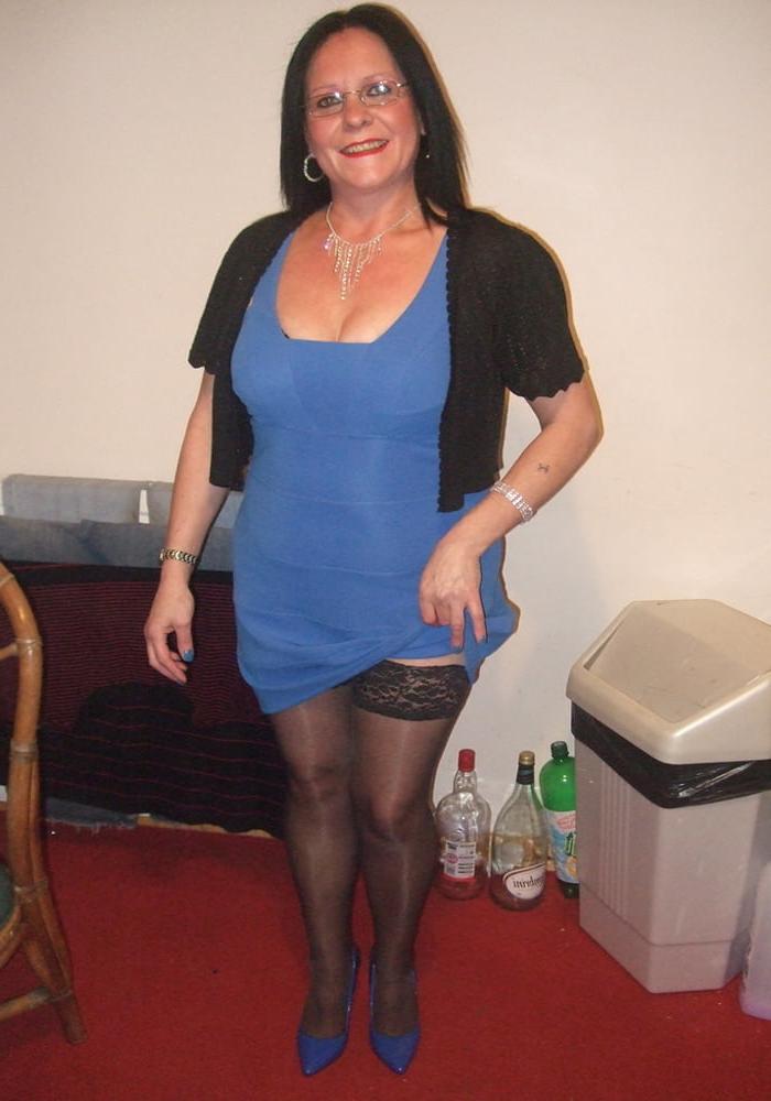 25P MATURE SLUTS WEAR STOCKINGS 13