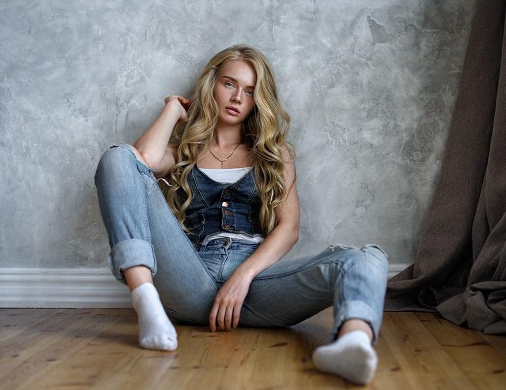 25P White Women: My Erotic Goddesses-6
