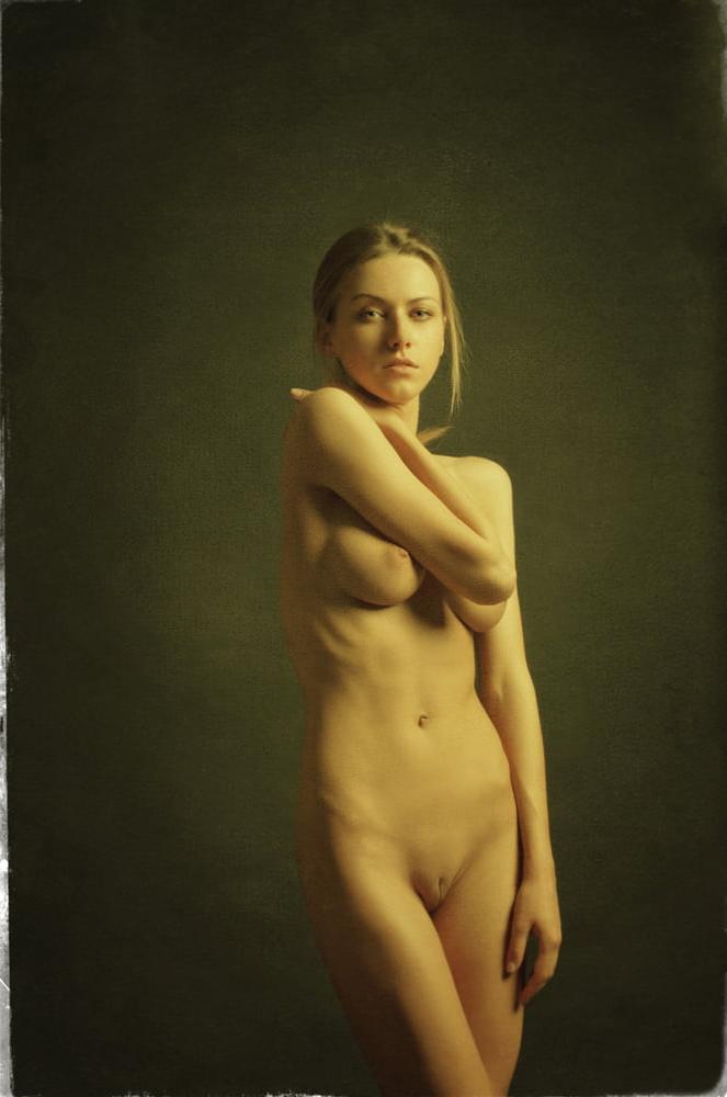 25P Deliciously Erotic Slavic Beauties-9