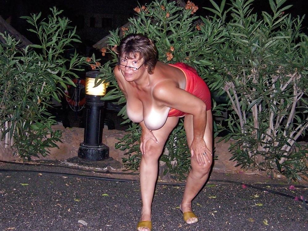 25P Granny Lotta and her big boobs