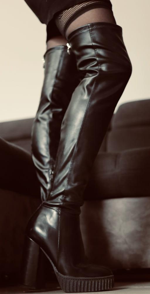 25P Exhibition Valentine's day cuissardes bas nylon cum on feet