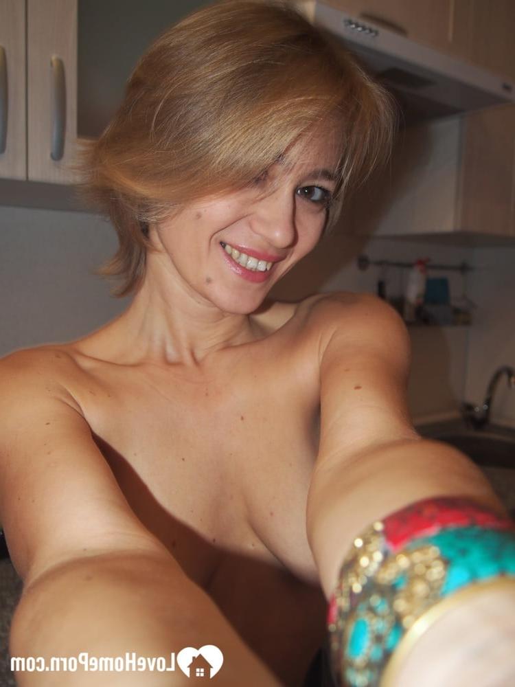 12P My friend's mom sent me these amazing selfies