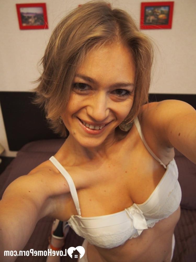 12P My friend's mom sent me these amazing selfies