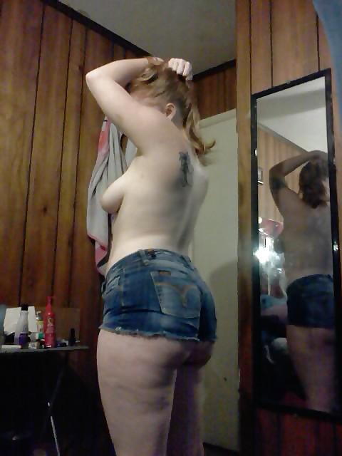 9P Big Boobs, Bellies and Jean Shorts