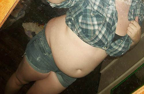 9P Big Boobs, Bellies and Jean Shorts