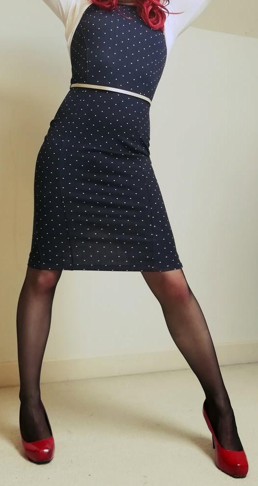 25P Marie Crossdresser in pantyhose and tight dress