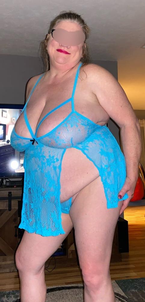 25P Slutty BBW wife loves cum