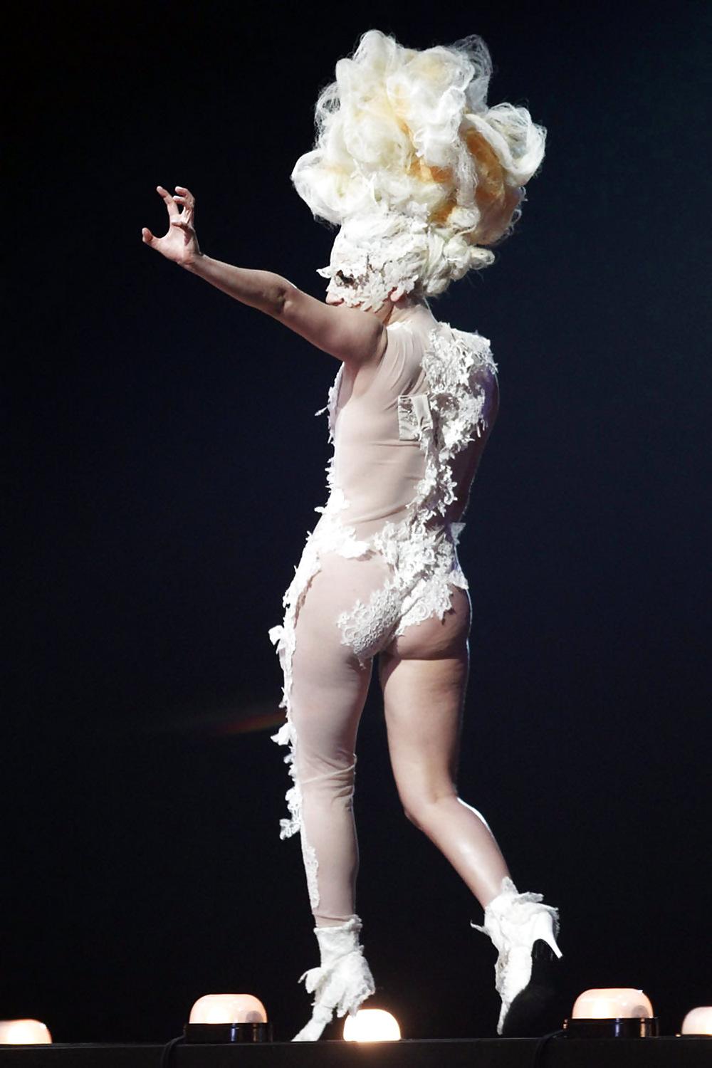 25P Celebrities Nude