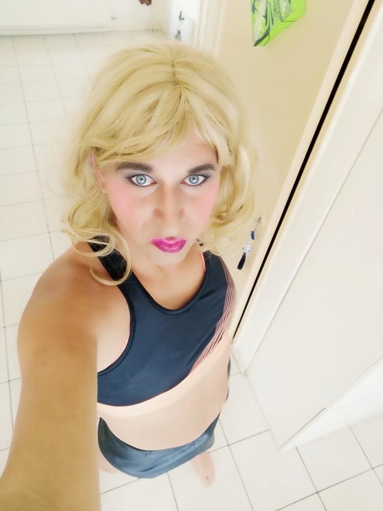 25P Dutch sissy crossdresser tgirl KJ pretty in pink 2