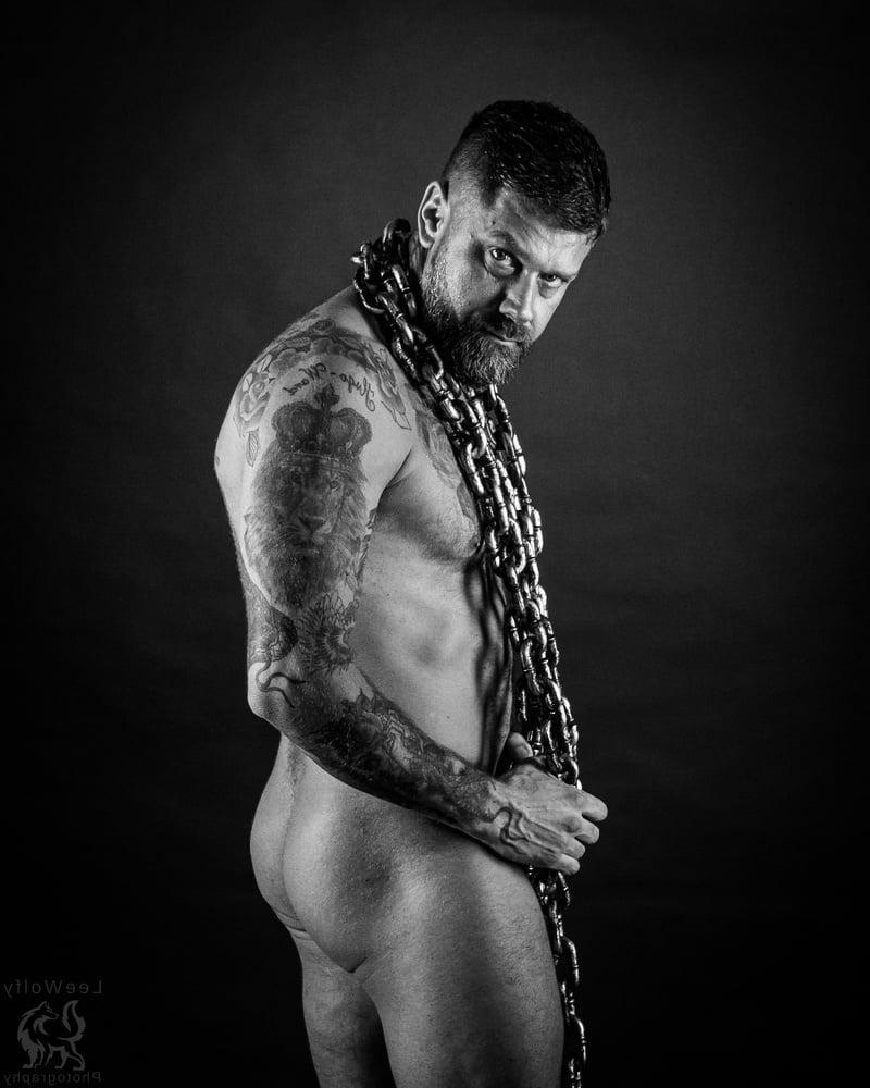 25P Black and White Erotic