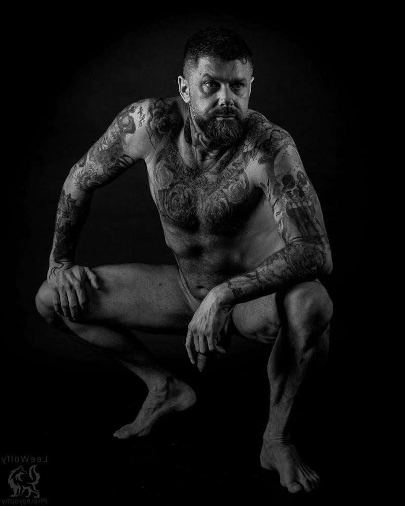 25P Black and White Erotic