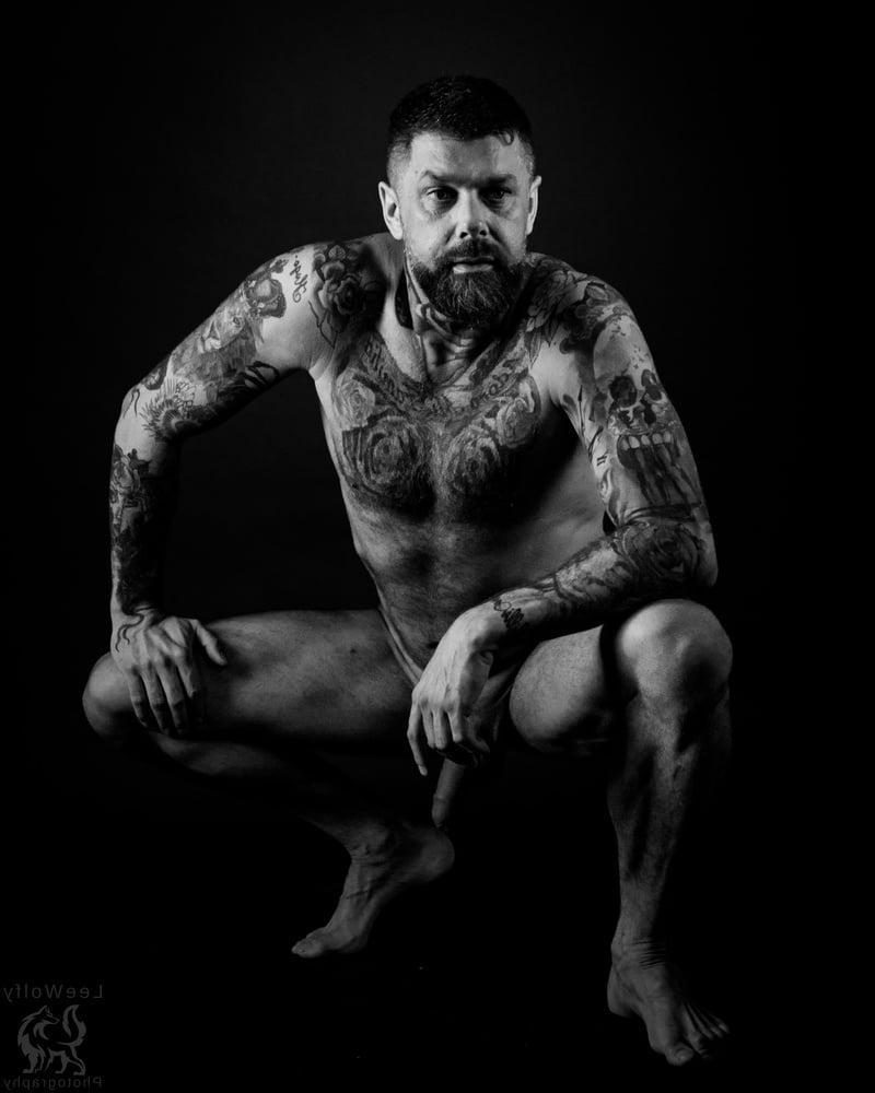25P Black and White Erotic