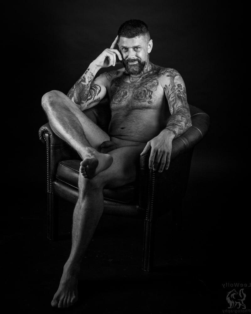 25P Black and White Erotic