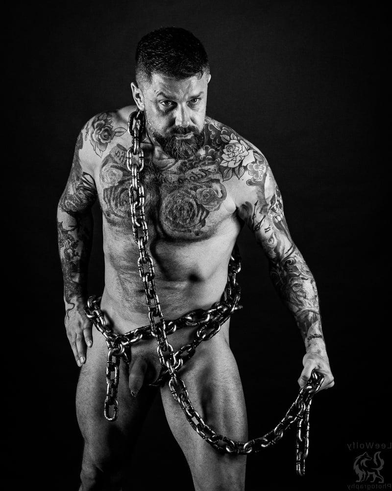25P Black and White Erotic