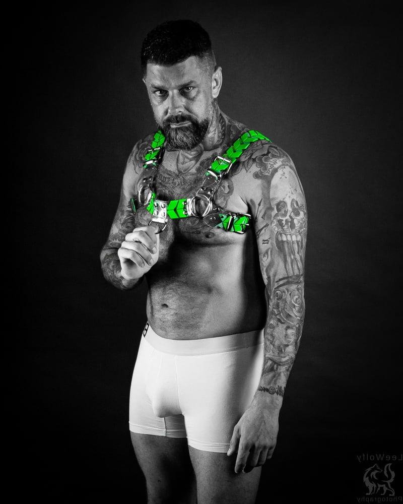 25P Black and White Erotic