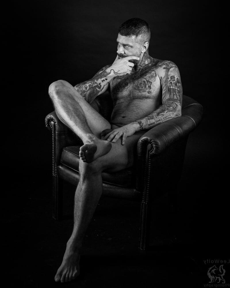 25P Black and White Erotic