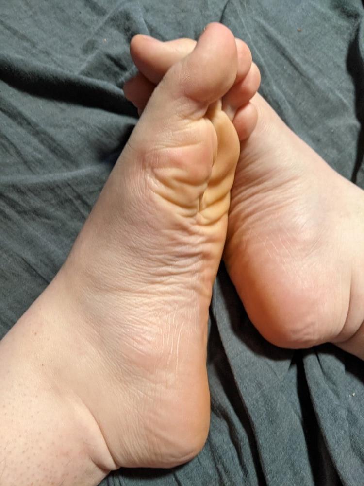 25P Feet Pictures #2 33 feet Pictures to cum on it