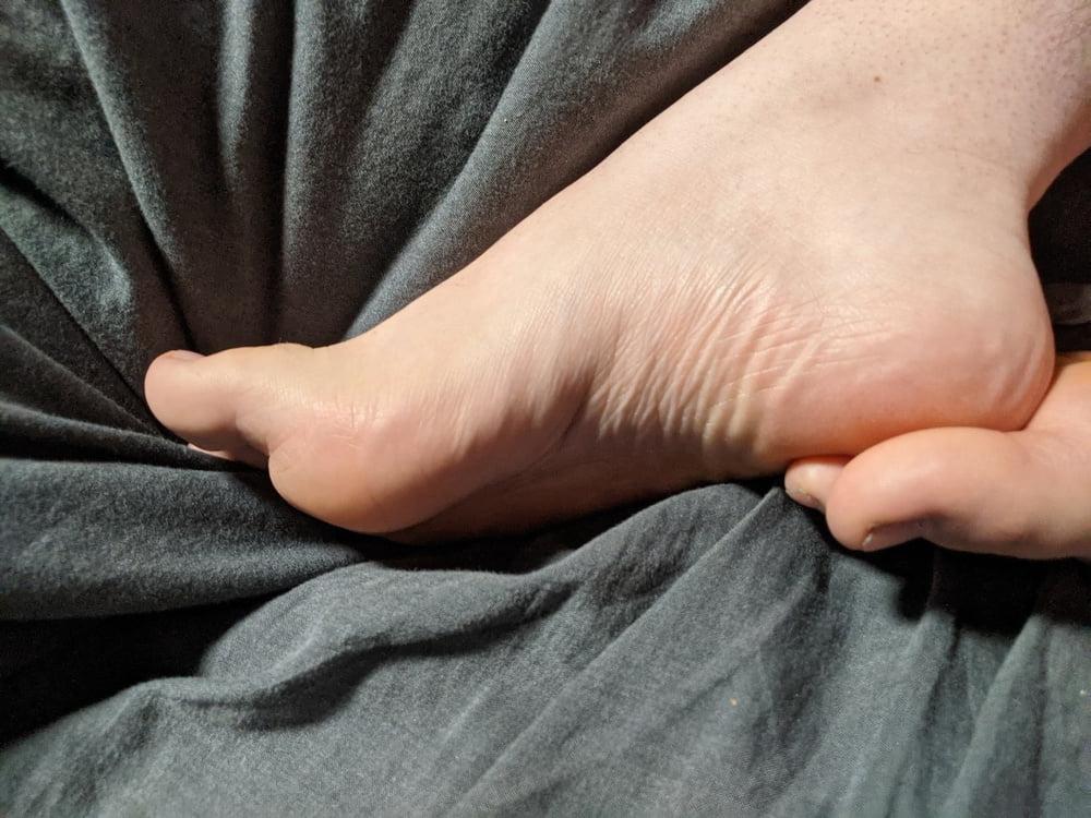 25P Feet Pictures #2 33 feet Pictures to cum on it
