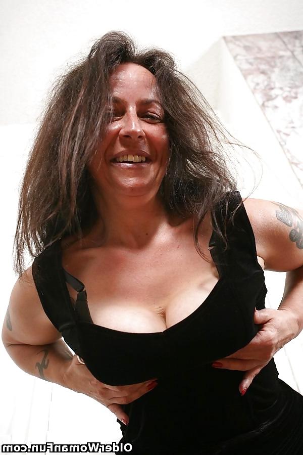 16P 46 year old mom Nina from OlderWomanFun