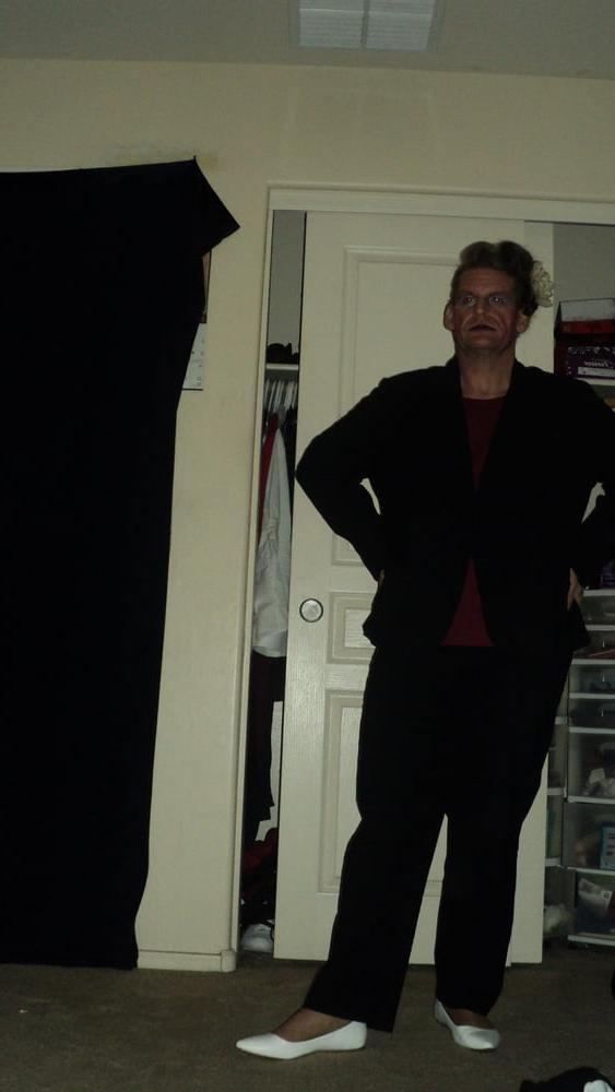 25P new makeup business pant suit  and oher pics of crossdresser