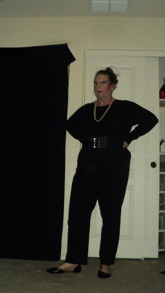 25P new makeup business pant suit  and oher pics of crossdresser