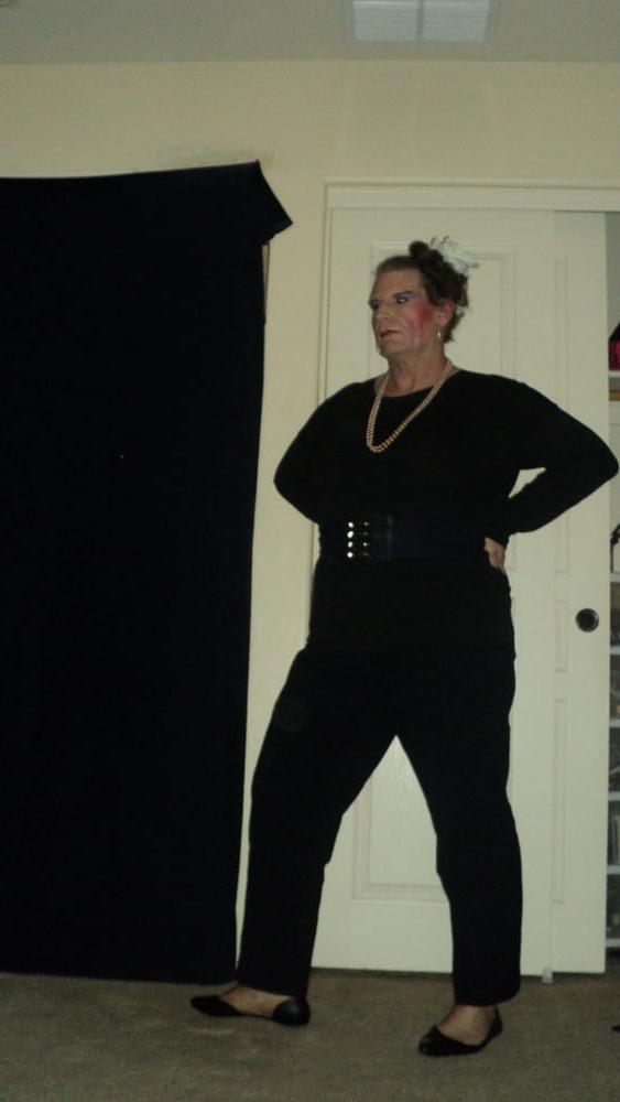 25P new makeup business pant suit  and oher pics of crossdresser