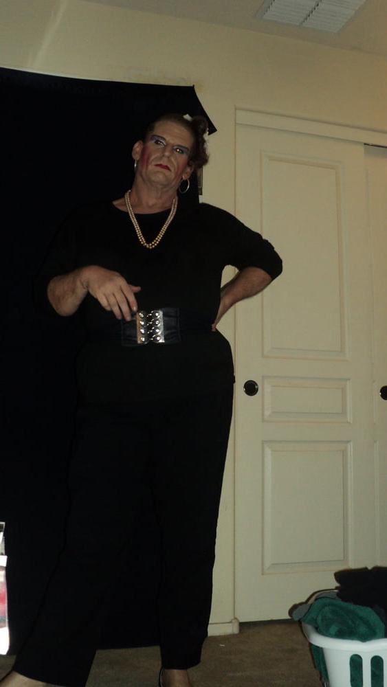 25P new makeup business pant suit  and oher pics of crossdresser