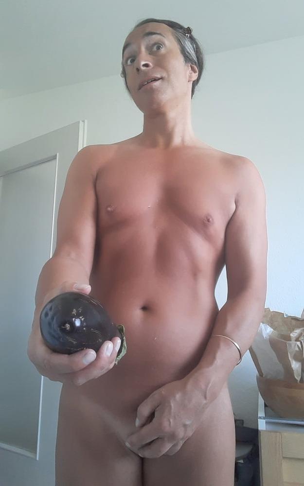 25P Absolutely incredibl,i got a 3,15 8nches eggplant in my ass