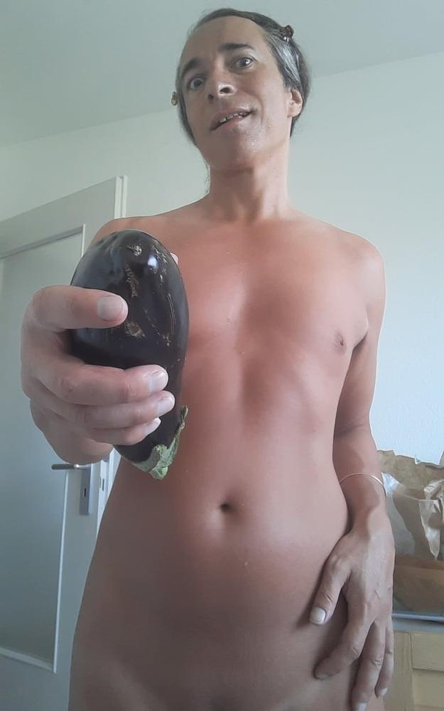 25P Absolutely incredibl,i got a 3,15 8nches eggplant in my ass