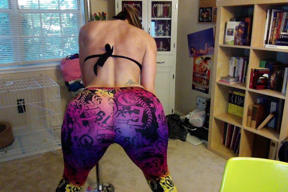 25P Melody Jai......Big Ass Whooty Hoe
