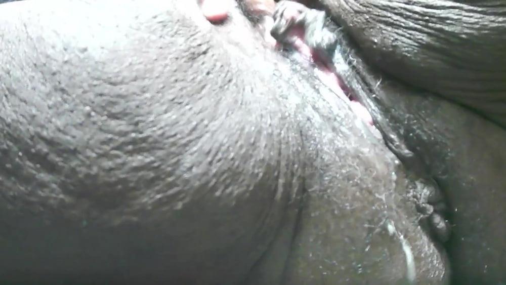 25P His Queen Sugas' Squirting Big Clit Ebony Pussy