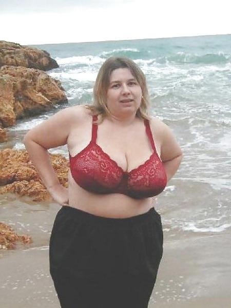 25P Busty Plump Wives Mix