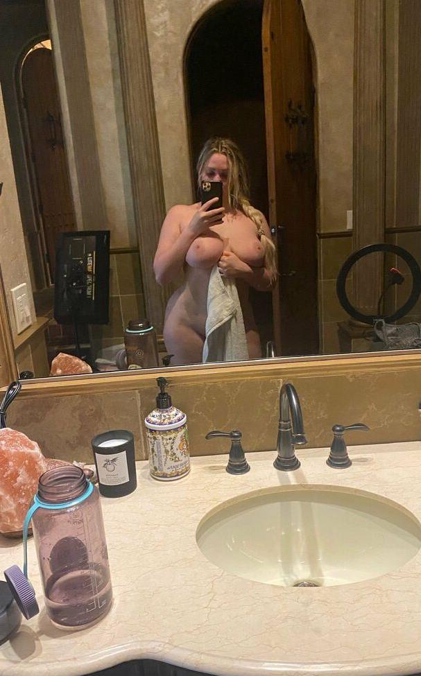 25P Mia Malkova nude