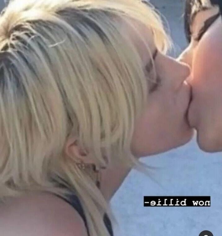 25P Billie Eilish nude