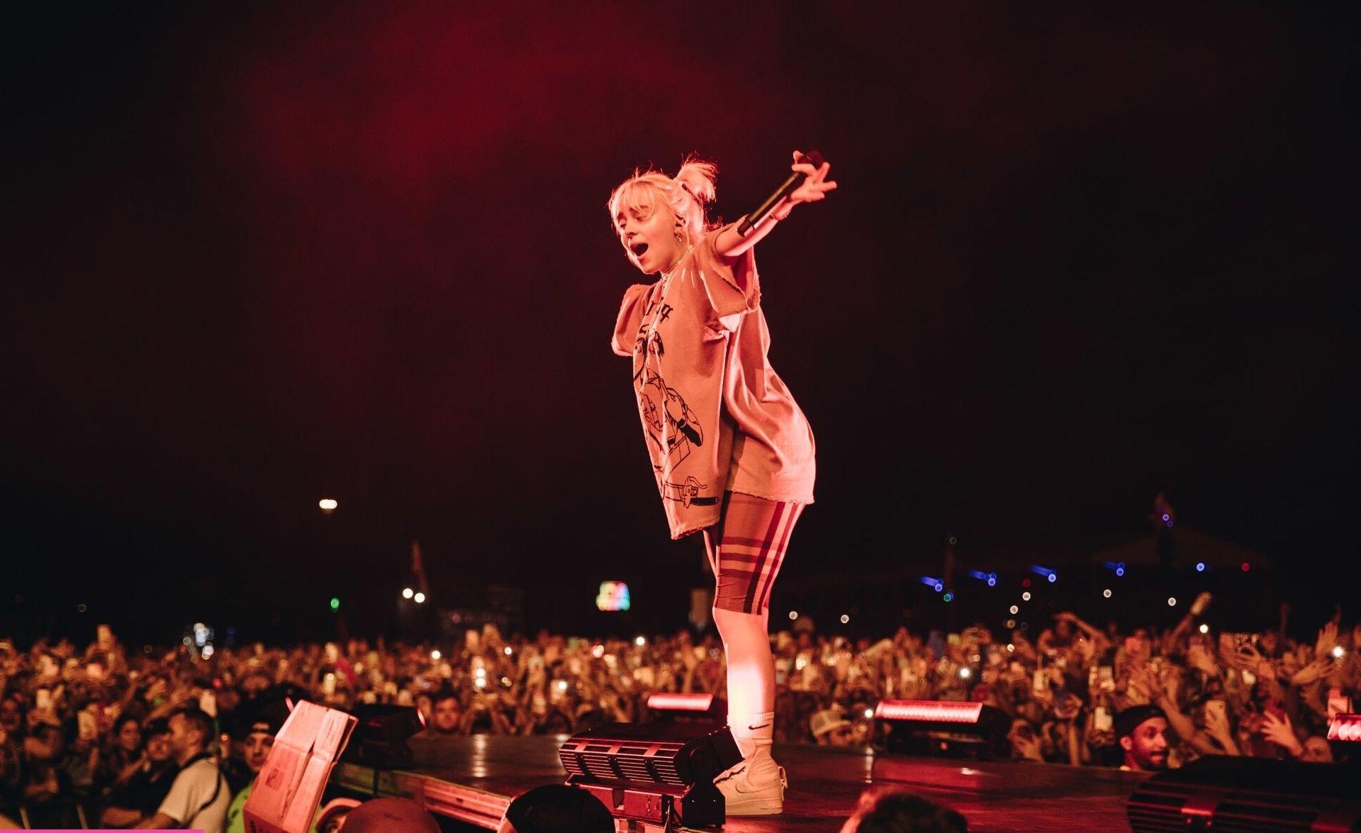 25P Billie Eilish nude