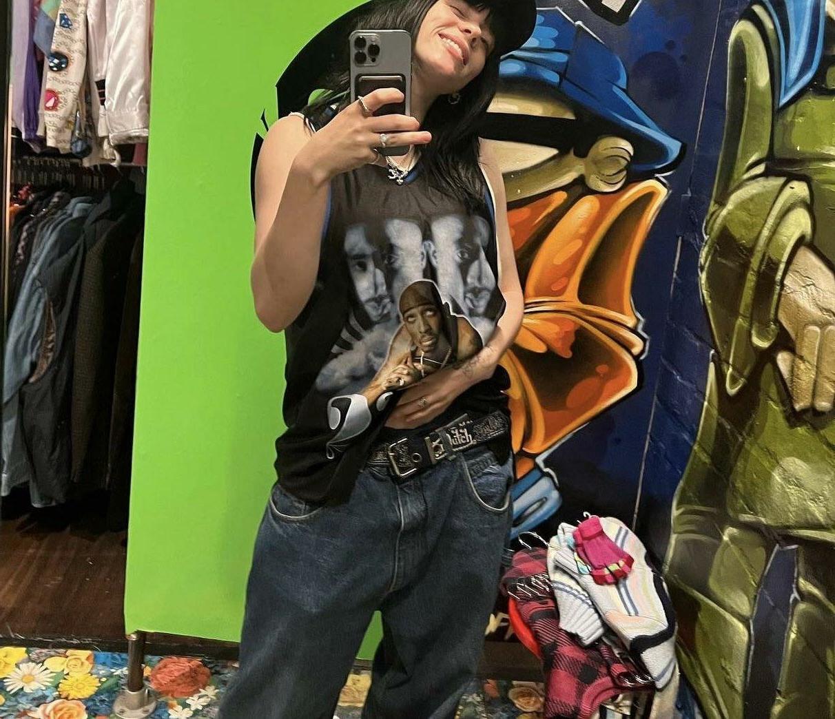 25P Billie Eilish nude